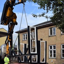 Espalierer forlader snedkeriet. Espaliererne der er første del af en leverance af specialfremstillet haveinventar er færdige og klar til levering.